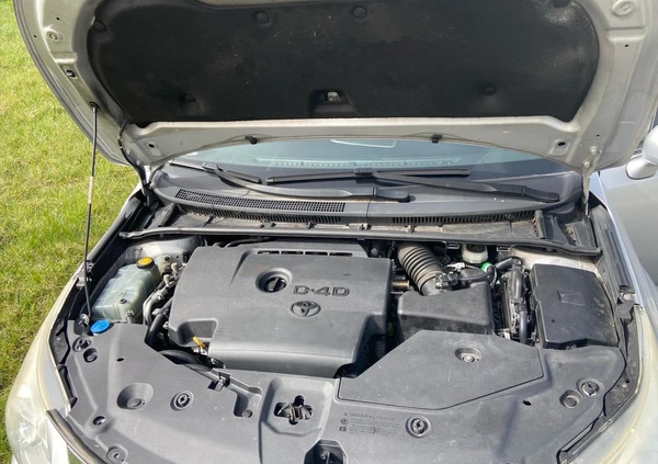 Toyota Avensis cena 19600 przebieg: 187000, rok produkcji 2011 z Chodzież małe 172